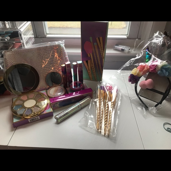Tarte Make Believe In Yourself Bundle! 🦄 SOLD!!!! - Picture 7 of 8
